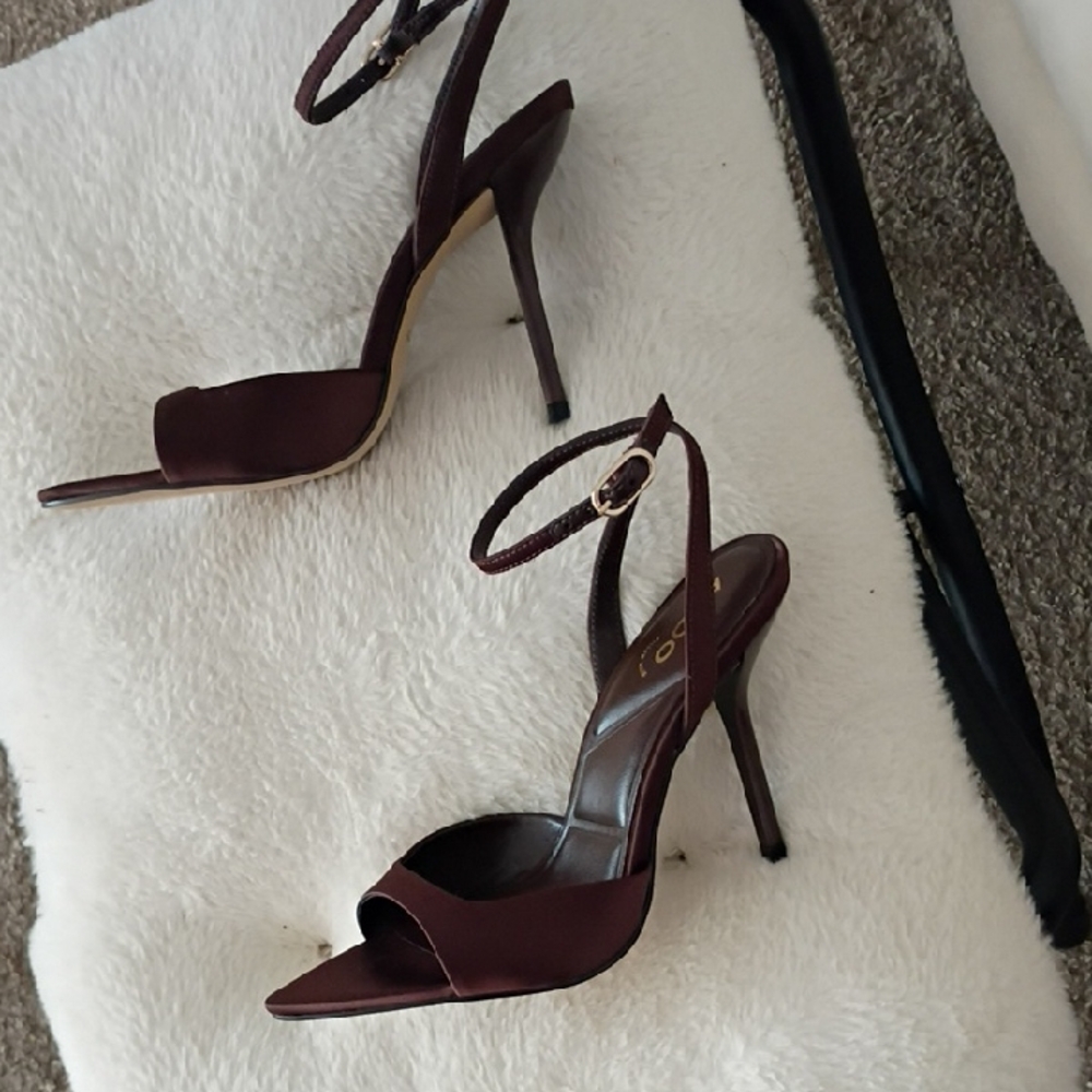 Elegant Aldo Brown Stiletto Heels
